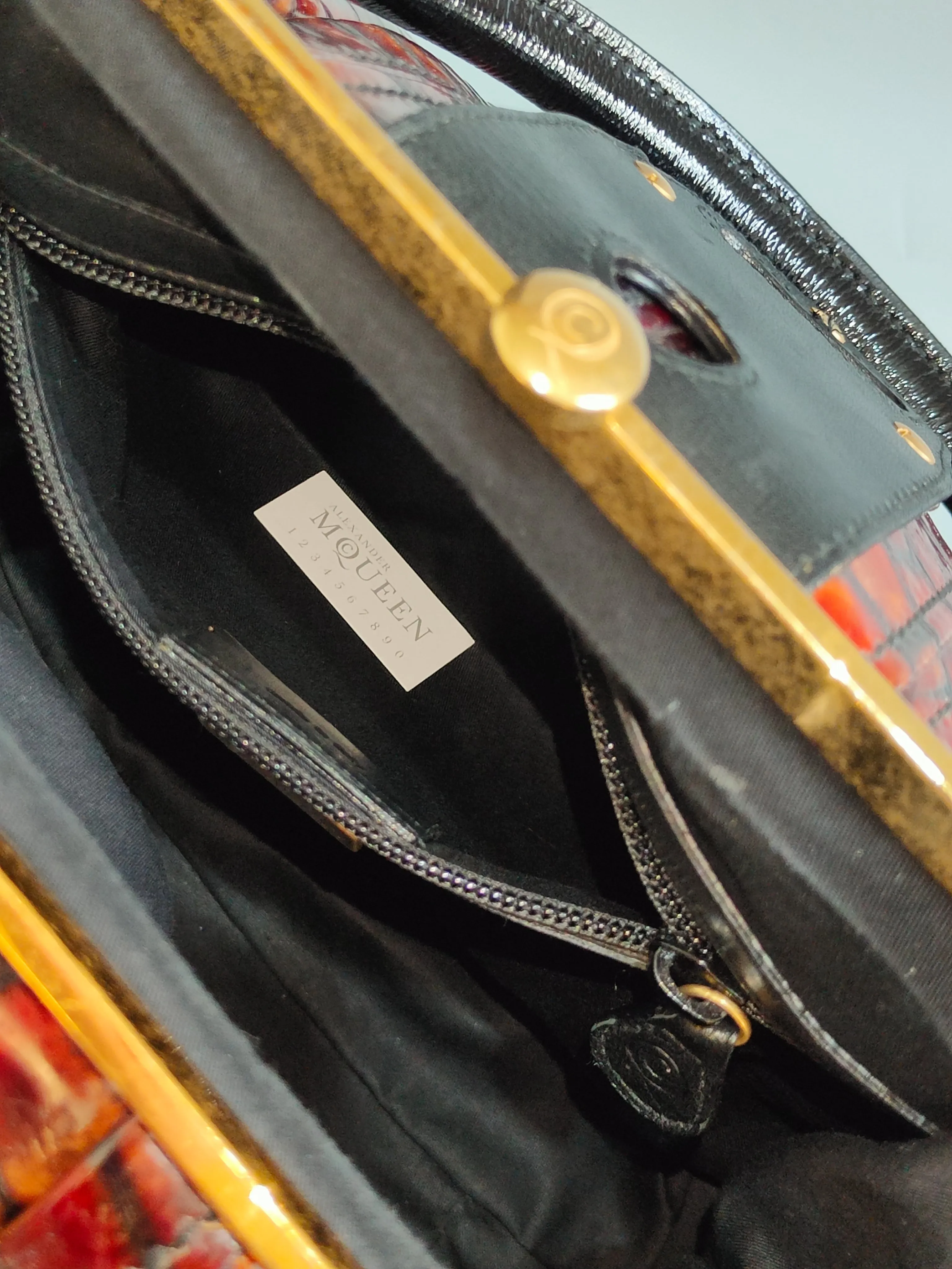 ALEXANDER MCQUEEN
Elvie Bag Croc Patent Leather