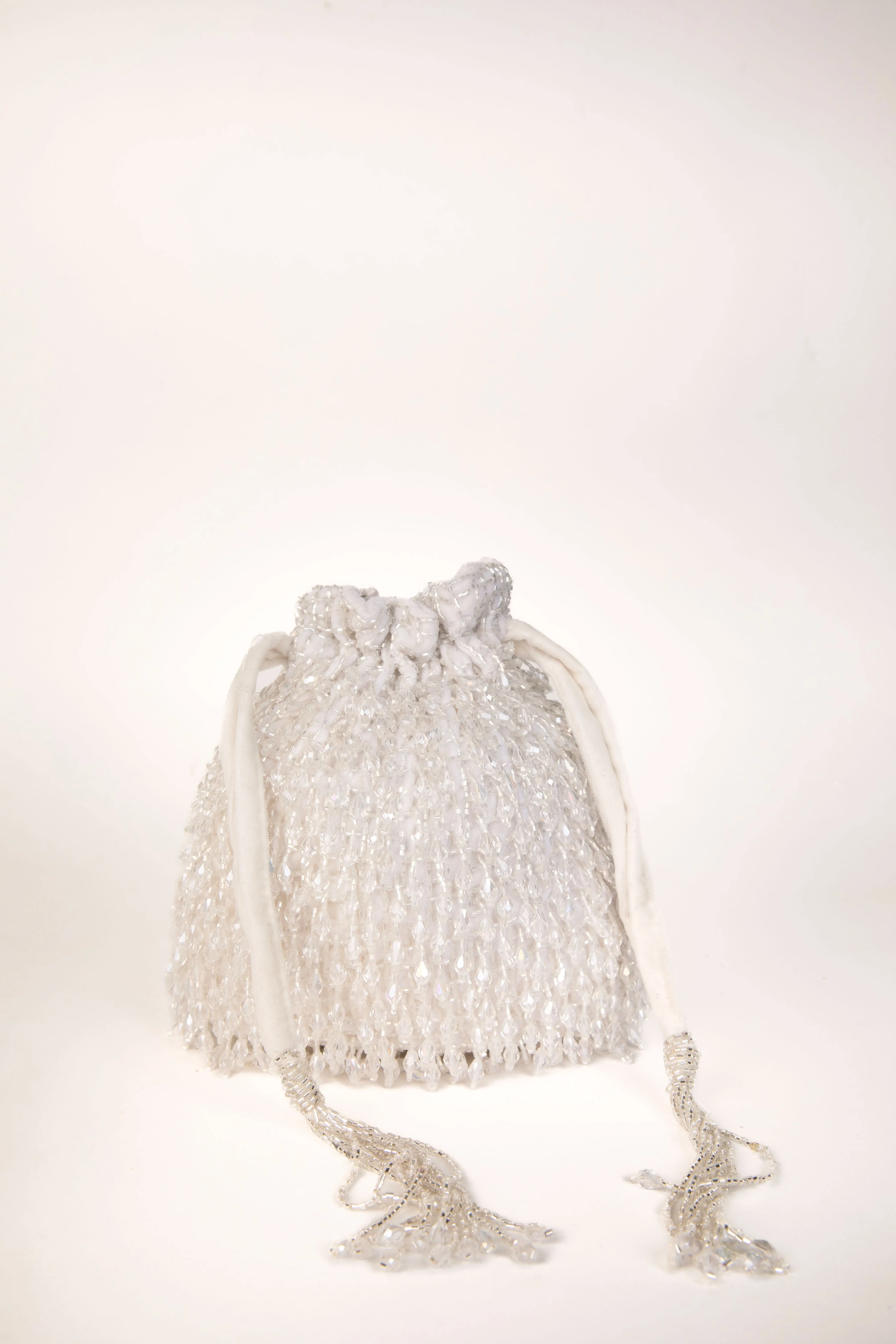 PASHMINA ROSHAN CARRYING MODARTA WHITE POTLI BAG
